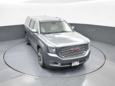Used 2018 GMC Yukon XL Denali w/ Denali Ultimate Package image 25