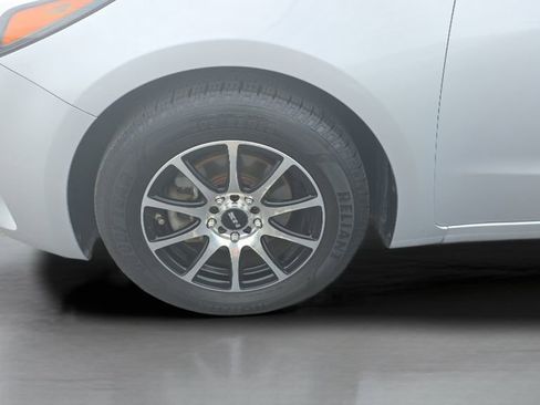 Used 2017 Kia Forte LX FWD image 25