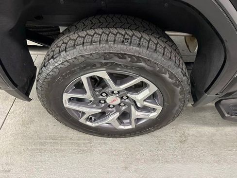 Used 2025 GMC Sierra 1500 SLT w/ SLT Premium Plus Package AWD/4WD image 4