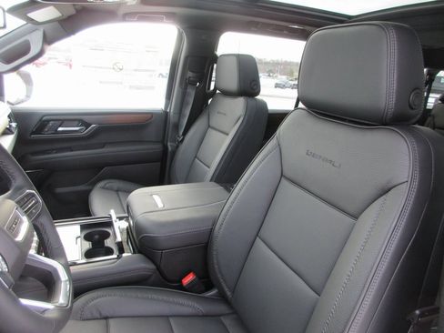 New 2026 GMC Yukon XL Denali w/ Sun & Power Step Package image 12