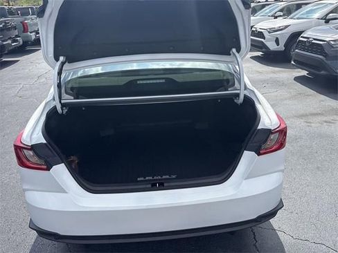 Used 2026 Toyota Camry SE image 23