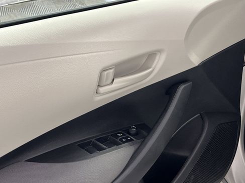 Used 2022 Toyota Corolla LE image 15