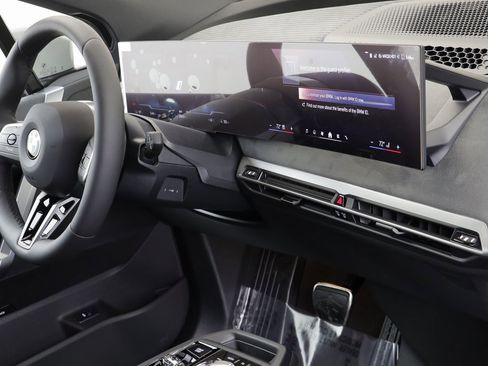 New 2026 BMW iX xDrive60 w/ M Sport Package image 24