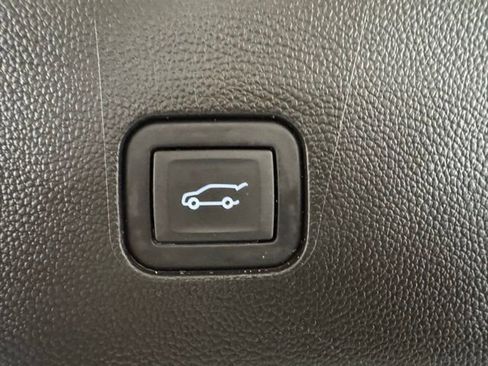 Used 2024 Buick Enclave Essence w/ Sport Touring Edition image 8