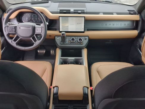 Certified 2025 Land Rover Defender 110 V8 AWD/4WD image 16