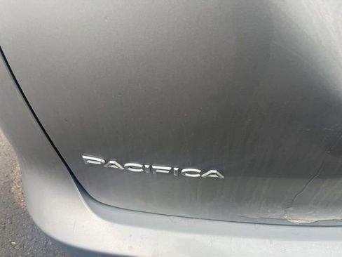 Used 2017 Chrysler Pacifica Touring image 20