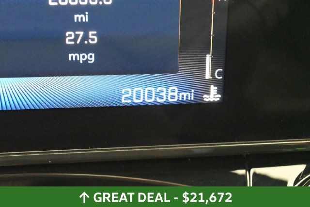 Used 2024 Chevrolet Trax RS w/ Sunroof Package FWD image 36
