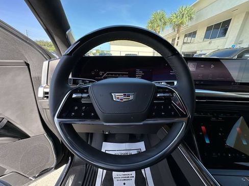 Certified 2026 Cadillac Escalade Platinum Sport w/ LPO, ONYX Package AWD/4WD image 22