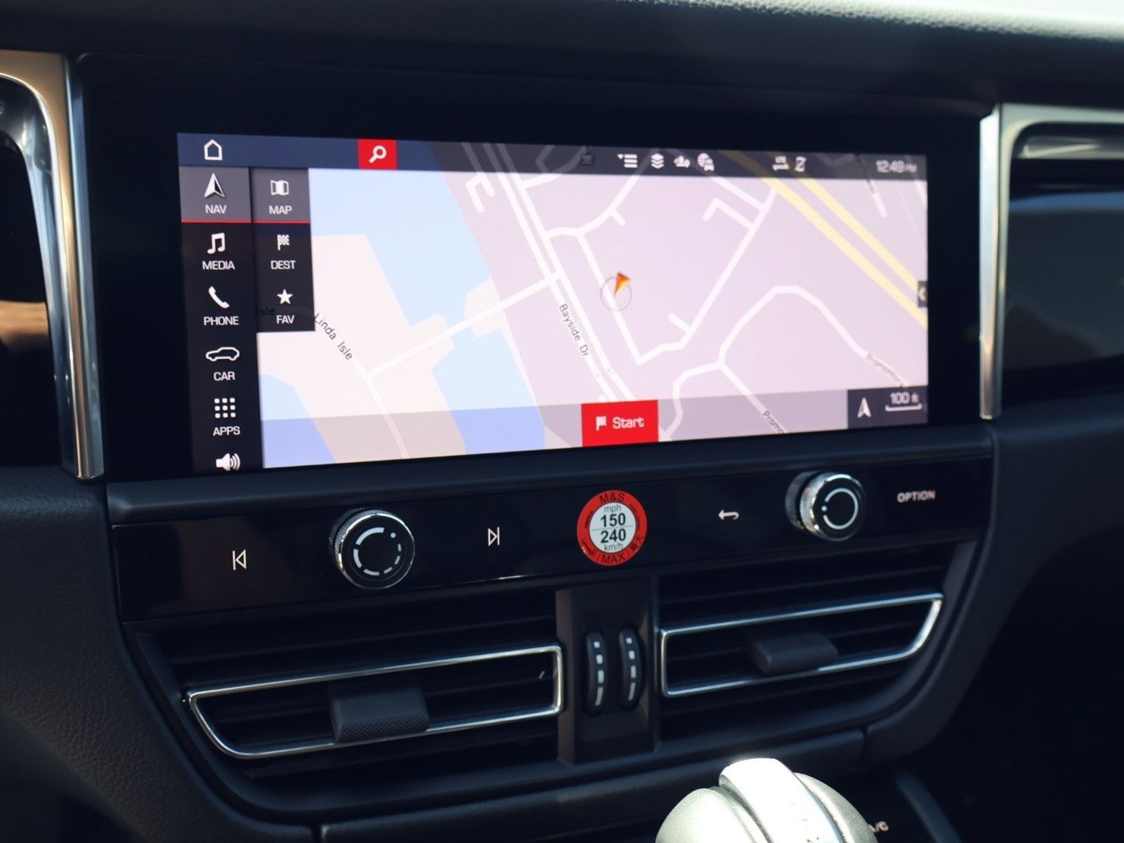 Certified 2026 Porsche Macan AWD/4WD image 18