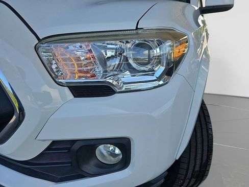 Used 2020 Toyota Tacoma SR5 RWD image 27