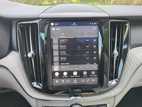 Certified 2023 Volvo XC60 B5 Plus w/ Climate Package AWD/4WD image 25