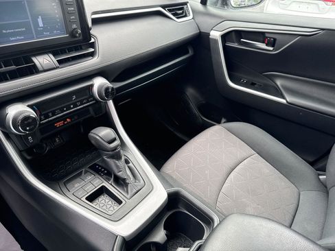 Used 2019 Toyota RAV4 XLE FWD image 25