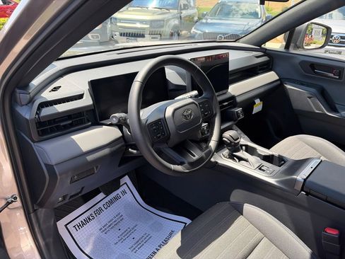 Used 2026 Toyota RAV4 SE AWD/4WD image 25