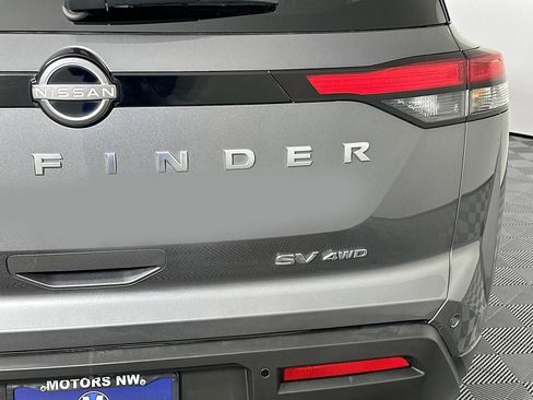 Used 2023 Nissan Pathfinder SV image 17
