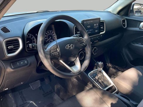 Used 2021 Hyundai Venue SE FWD image 18