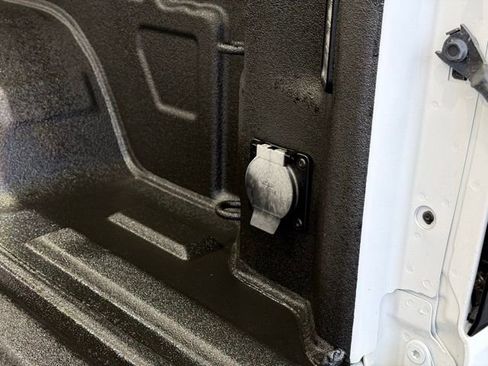 Used 2024 GMC Sierra 1500 AT4X image 7