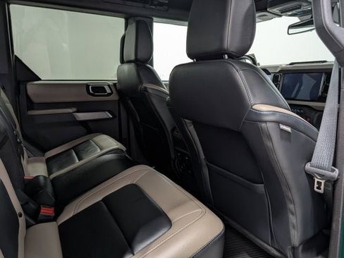 Used 2023 Ford Bronco Wildtrak image 18