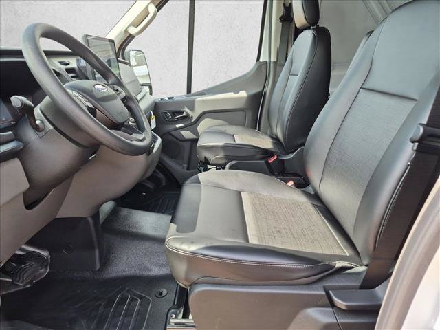 New 2026 Ford Transit 250 148 Medium Roof RWD image 4