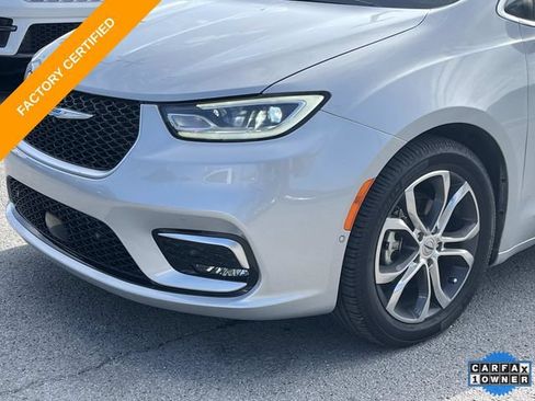 Used 2024 Chrysler Pacifica Pinnacle FWD image 10