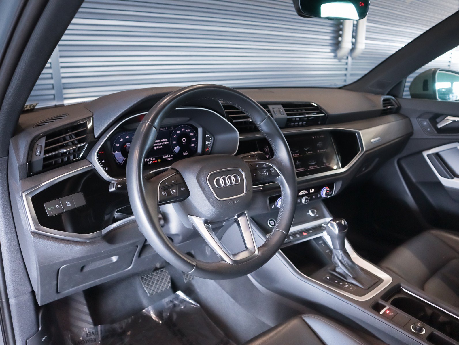 Used 2023 Audi Q3 2.0T Premium w/ Convenience Package AWD/4WD image 17