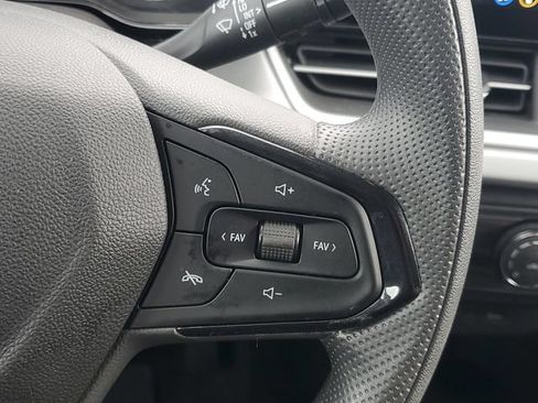 Certified 2025 Chevrolet Trax LS FWD image 21
