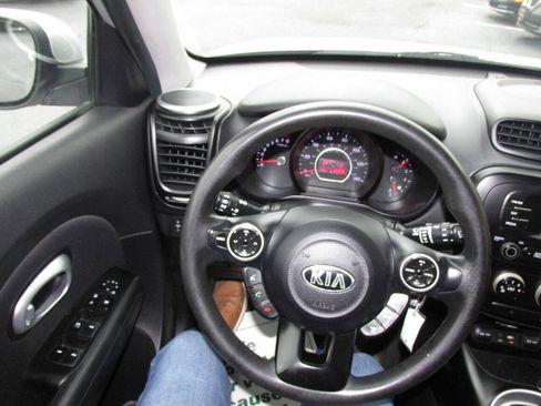 Used 2015 Kia Soul FWD image 47
