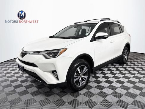 Used 2017 Toyota RAV4 XLE AWD/4WD image 1