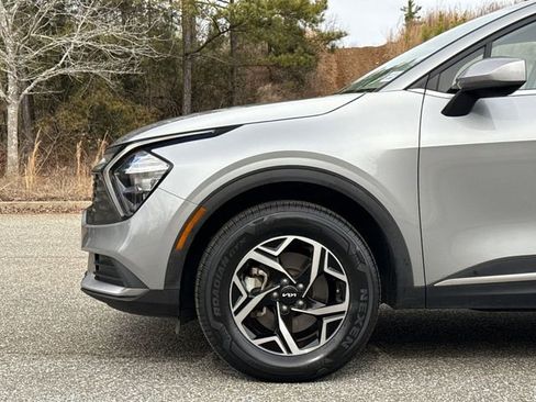 Used 2023 Kia Sportage LX image 19