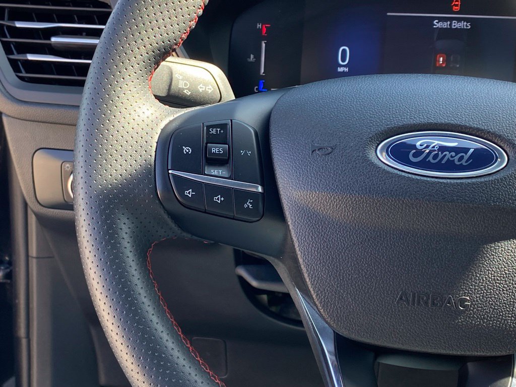 Used 2025 Ford Escape ST-Line FWD image 13