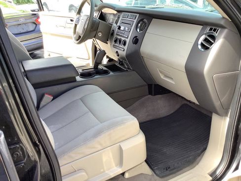 Used 2013 Ford Expedition XLT w/ HD Trailer Tow Pkg AWD/4WD image 38