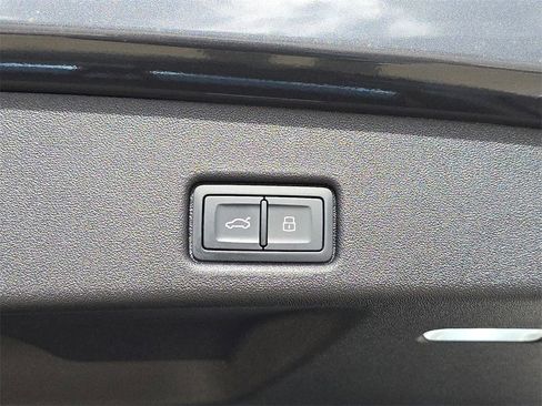 New 2025 Audi Q5 Premium image 13