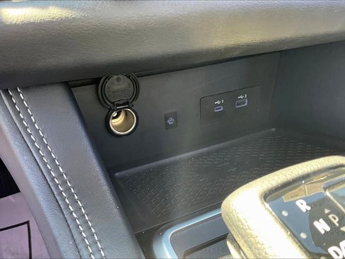 Used 2024 Nissan Pathfinder Platinum AWD/4WD image 16