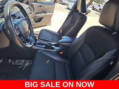 Used 2017 Honda Accord Sport image 14