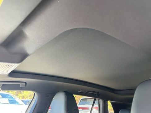 New 2026 Volkswagen Tiguan SE R-Line image 10