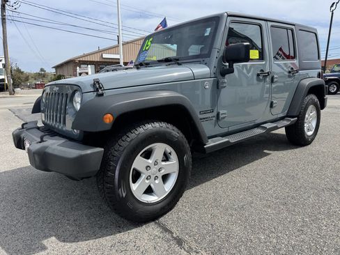 Used 2015 Jeep Wrangler Unlimited Sport w/ Quick Order Package 24S AWD/4WD image 3