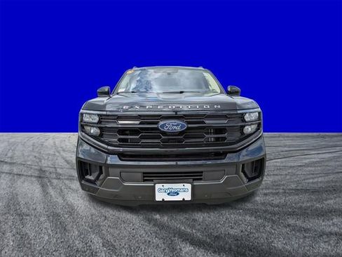 Certified 2025 Ford Expedition Active AWD/4WD image 9