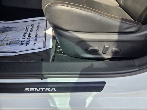 Used 2023 Nissan Sentra SR w/ SR Premium Package FWD image 15