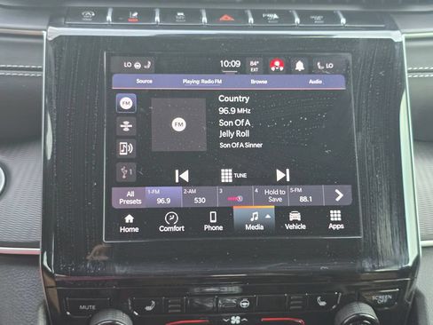 Used 2024 Jeep Grand Cherokee Altitude AWD/4WD image 35