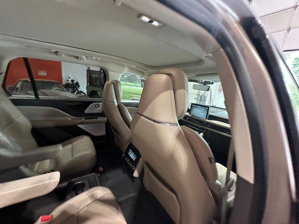 Used 2020 Lincoln Aviator Reserve w/ Equipment Group 202A AWD/4WD image 21