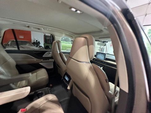 Used 2020 Lincoln Aviator Reserve w/ Equipment Group 202A AWD/4WD image 21