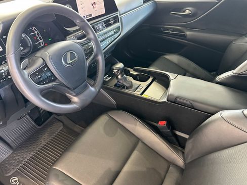 Used 2024 Lexus ES 300h w/ Premium Package FWD image 11