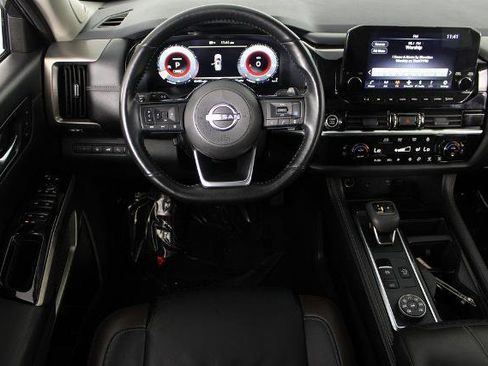 Certified 2023 Nissan Pathfinder Platinum image 17