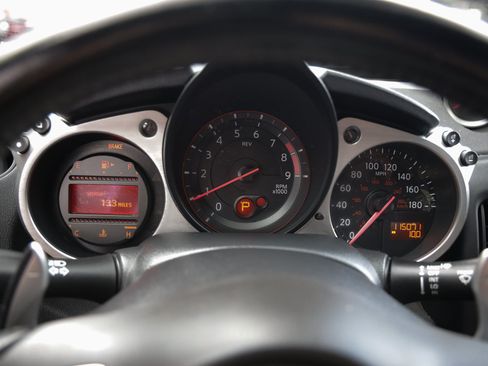 Used 2013 Nissan 370Z Touring w/ Sport Pkg RWD image 27