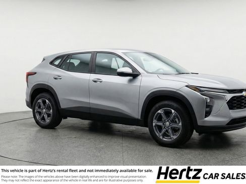 Used 2025 Chevrolet Blazer LT FWD image 1