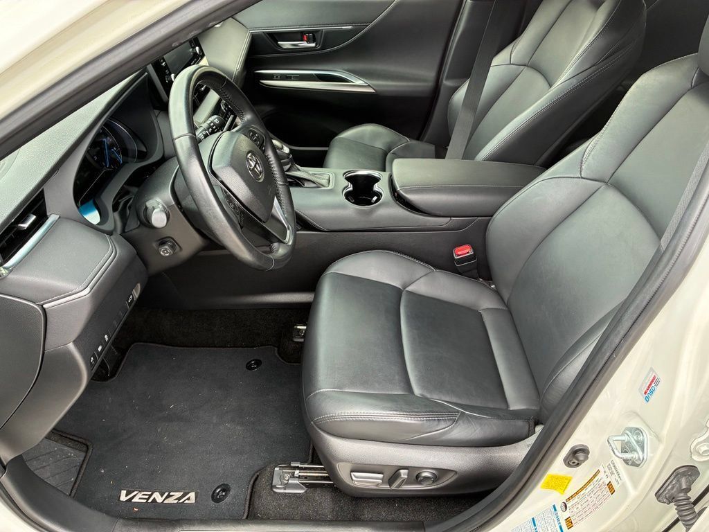 Used 2022 Toyota Venza XLE AWD/4WD image 15