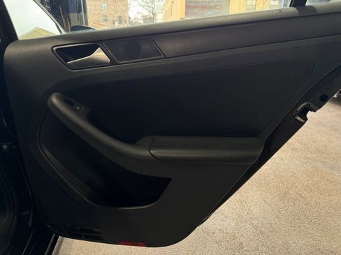 Used 2014 Volkswagen Jetta SE image 25