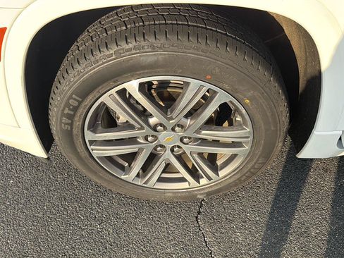 Used 2022 Chevrolet Traverse High Country FWD image 38