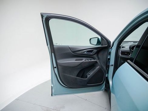 Used 2022 Chevrolet Equinox RS w/ LPO, Floor Liner Package image 22