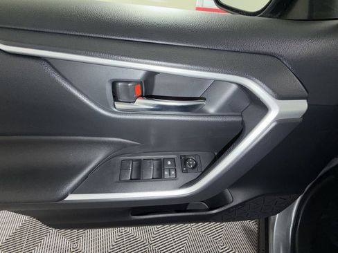 Used 2025 Toyota RAV4 XLE image 15