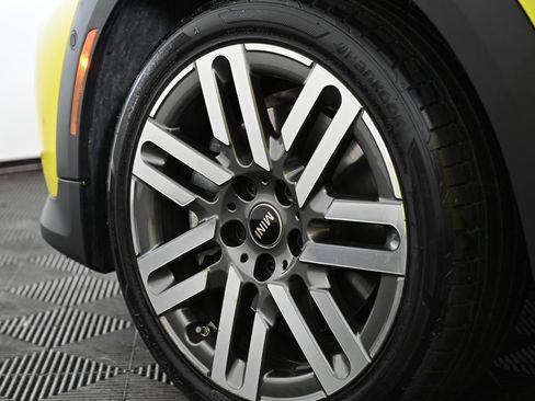 Certified 2025 MINI Cooper 2-Door Hardtop FWD image 25